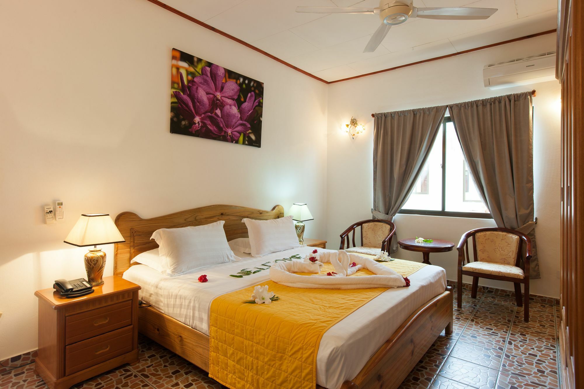 Orchid Self Catering Apartment La Digue Bagian luar foto