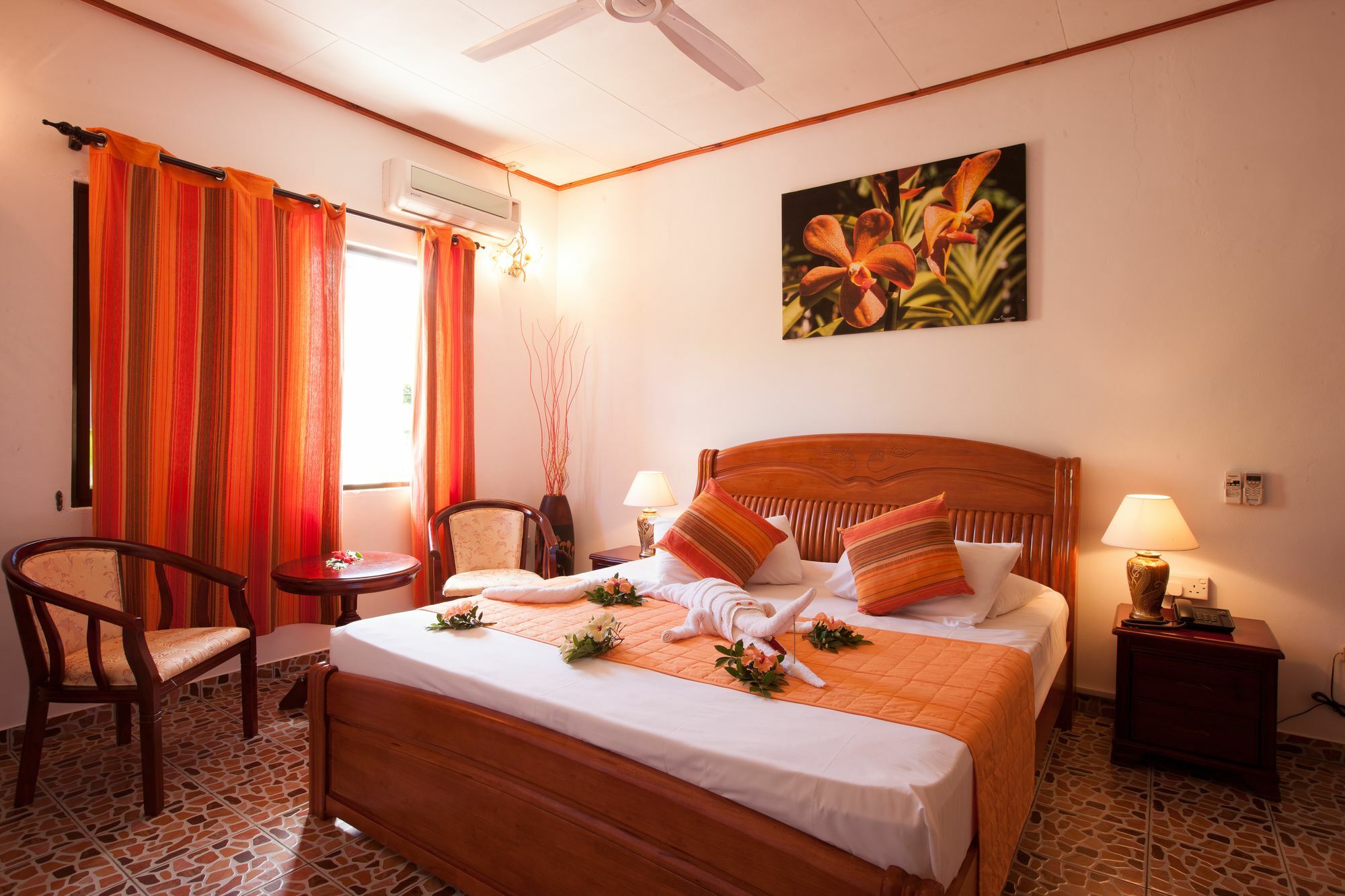 Orchid Self Catering Apartment La Digue Bagian luar foto